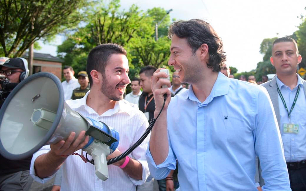 El propio Quintero le pone el megáfono a su revocatoria