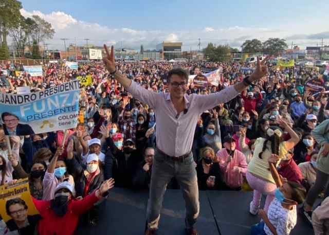 En Funza movieron a ancianos de programas de la Alcaldía para evento de Gaviria