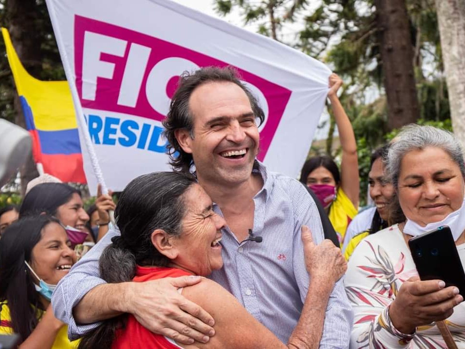 Las maquinarias y el uribismo se acomodan con “Fico” de frente