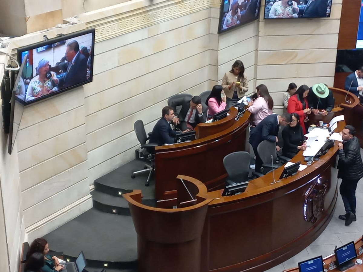 Ape Cuello reunido con Didier Lobo.