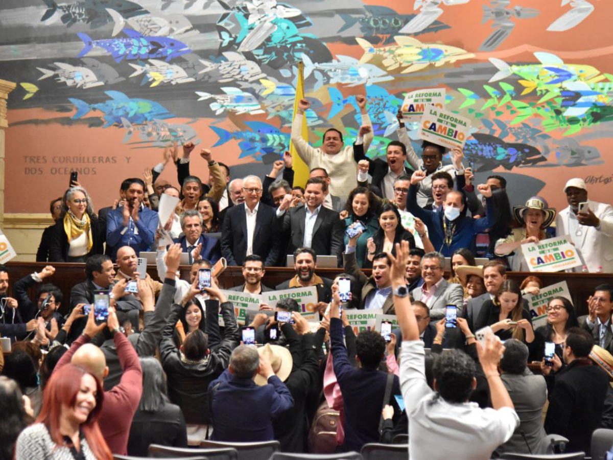 La reforma a la salud pasó al tercer de cuatro debates.