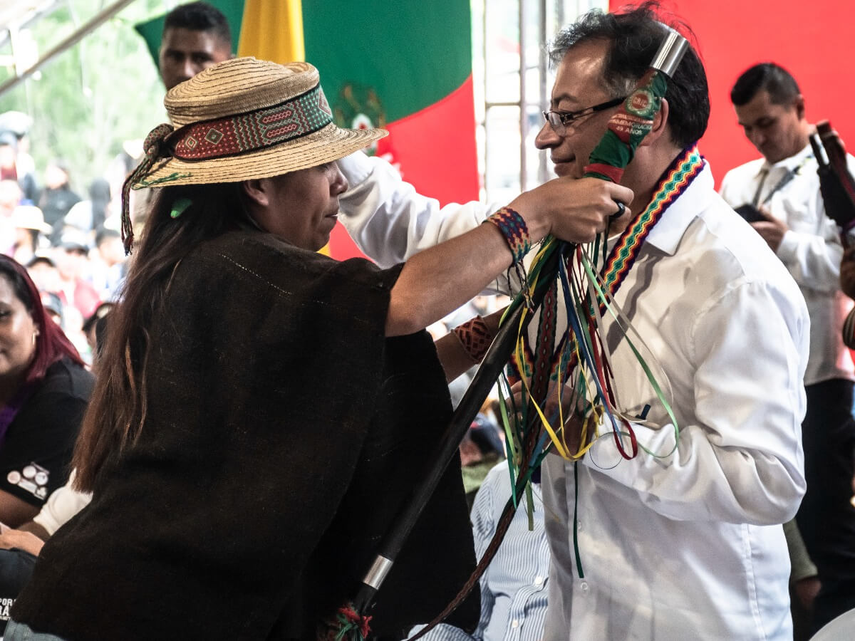 Petro da más poder a los indígenas del Cauca y arriesga apoyo campesino
