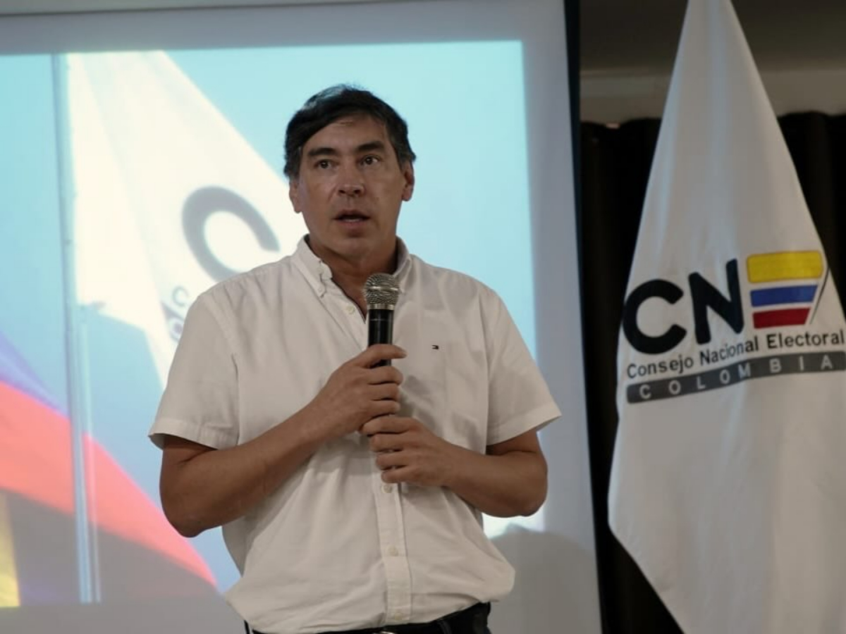 Prada, presidente del CNE, puso una alerta que se desinfló pronto.